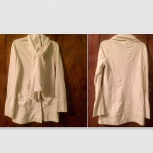 Beyond Yoga jacket; M